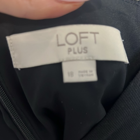 Like new and Taylor loft plus size 18 black classic dress - Picture 3 of 4
